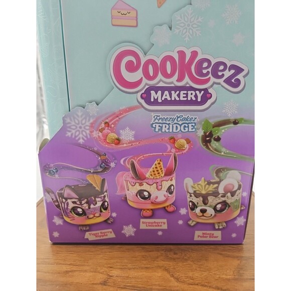 Brand New Release Cookeez Makery Freezy Cakez Fridge Plush Cook Bake Interactive - Picture 5 of 10